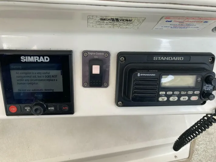  Yacht Photos Pics 1997 Carver 500 Cockpit Motor Yacht - Image 31