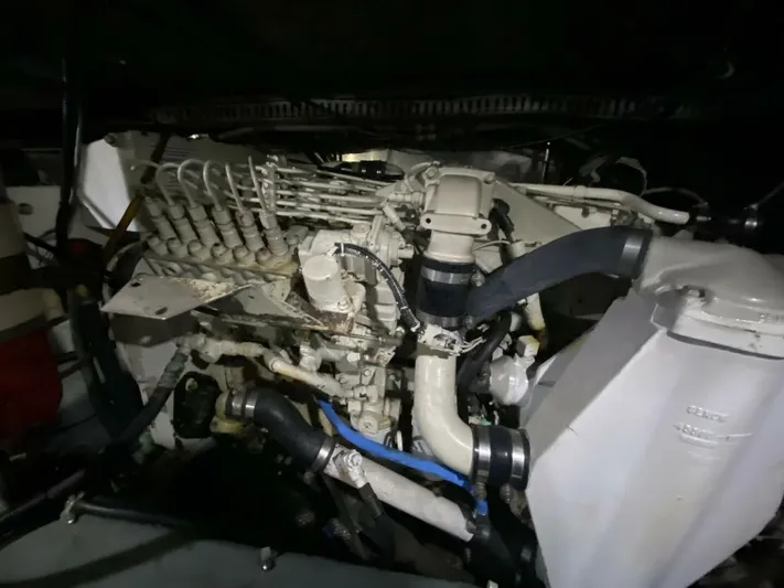  Yacht Photos Pics 1997 Carver 500 Cockpit Motor Yacht - Image 69