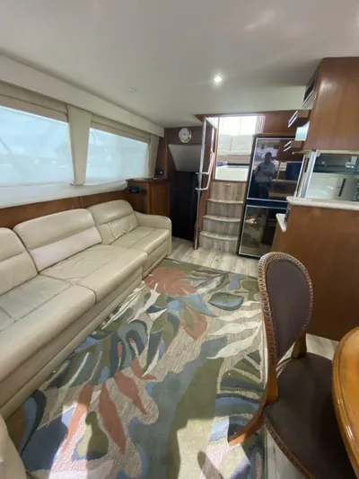  Yacht Photos Pics 1997 Carver 500 Cockpit Motor Yacht - Image 44