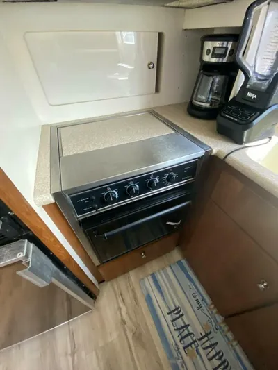  Yacht Photos Pics 1997 Carver 500 Cockpit Motor Yacht - Image 40