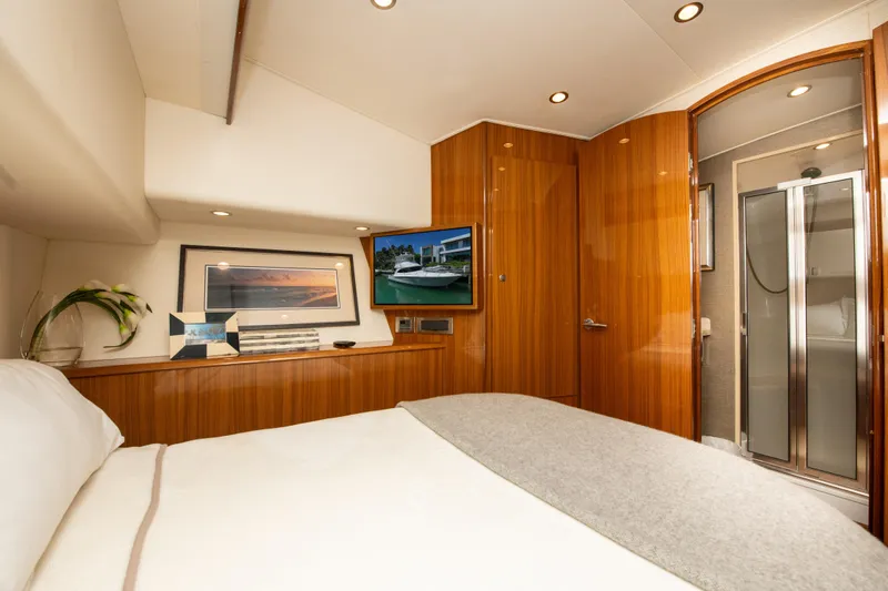 Catfish Yacht Photos Pics Master state room looking forward