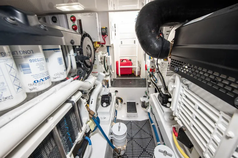 Catfish Yacht Photos Pics engine Room