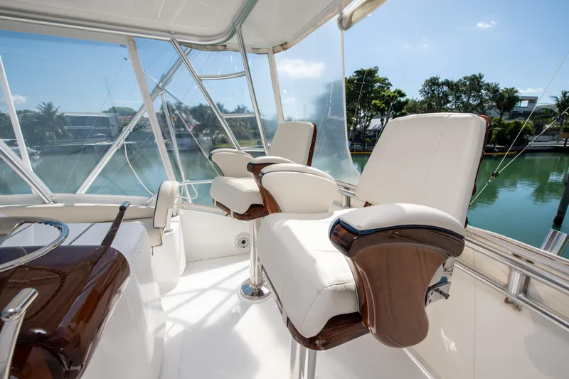 Catfish Yacht Photos Pics Dual Release Helm Seats