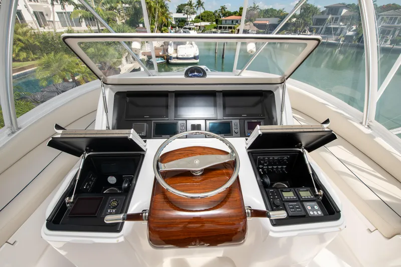 Catfish Yacht Photos Pics Helm Control and Electronic view