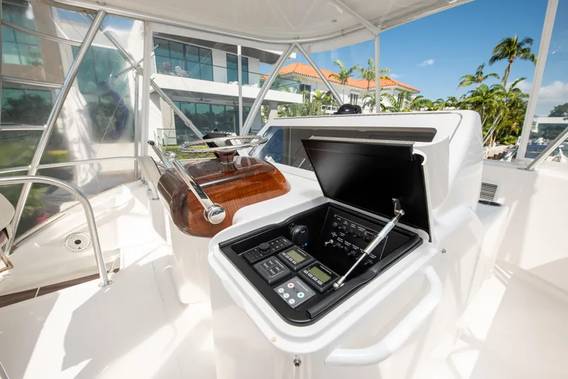 Catfish Yacht Photos Pics Stbd helm Control view