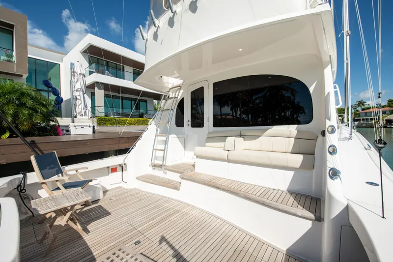 Catfish Yacht Photos Pics Starboard Mezzanine seating