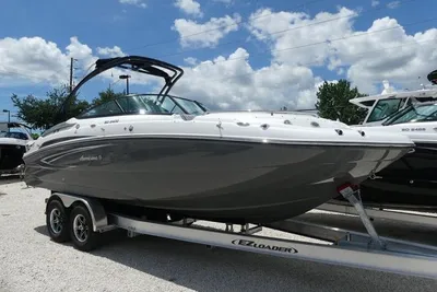 Hurricane SunDeck 2400 OB