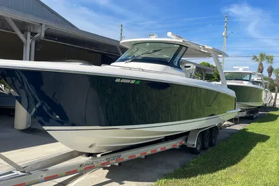 Tiara Yachts 38 LS