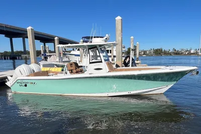 Sea Hunt Ultra 305 SE