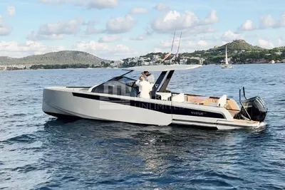 2025 Virtue V10 Top