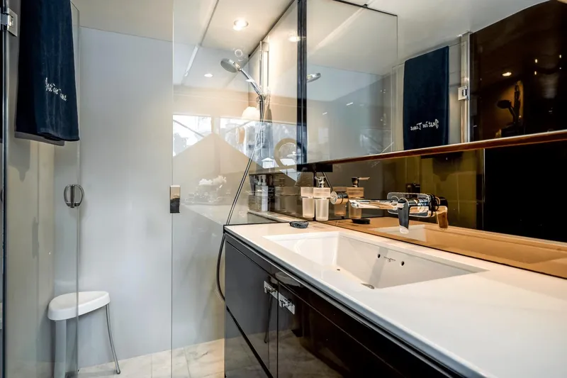 Just In Time Yacht Photos Pics 