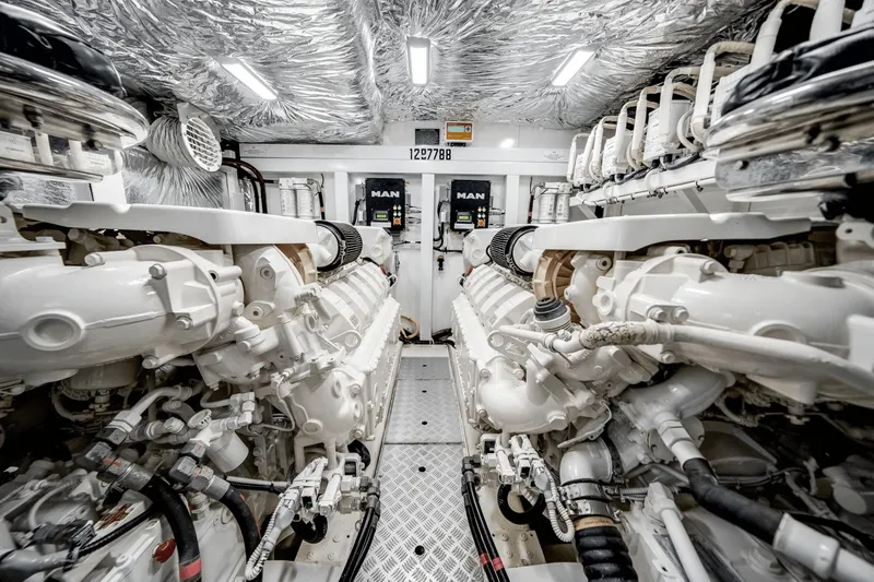 Just In Time Yacht Photos Pics 