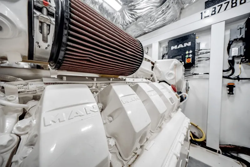 Just In Time Yacht Photos Pics 