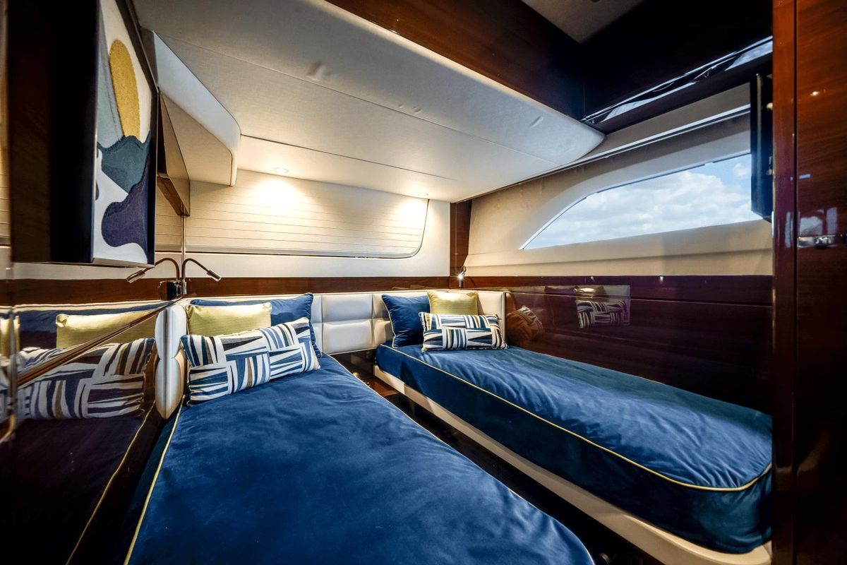 2019 Princess 70 