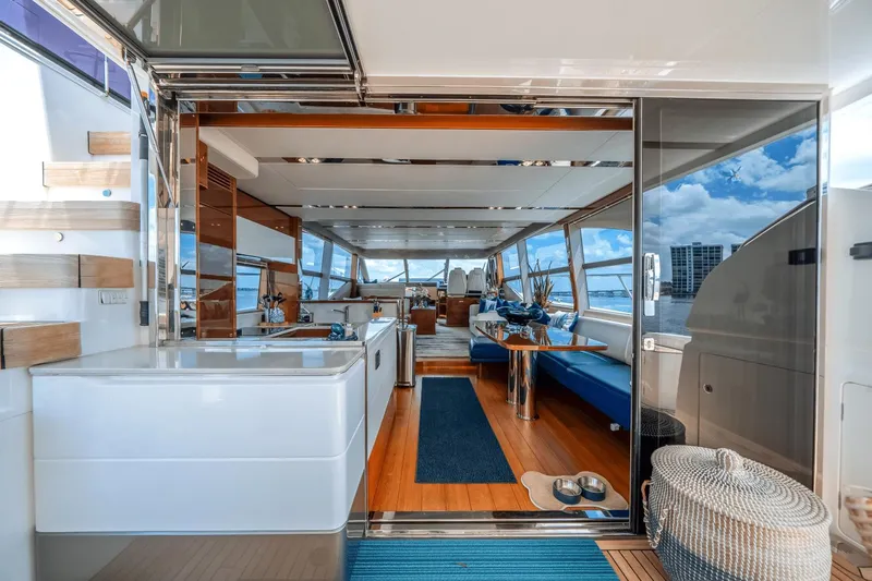 Just In Time Yacht Photos Pics 