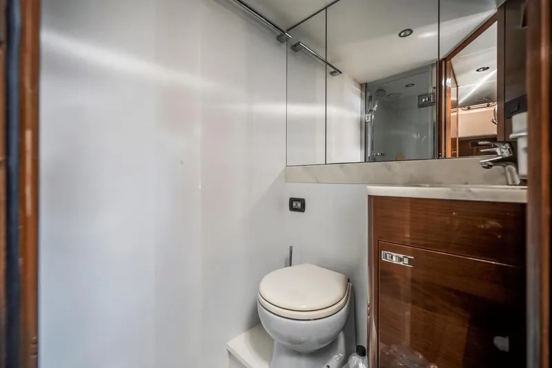 Just In Time Yacht Photos Pics 