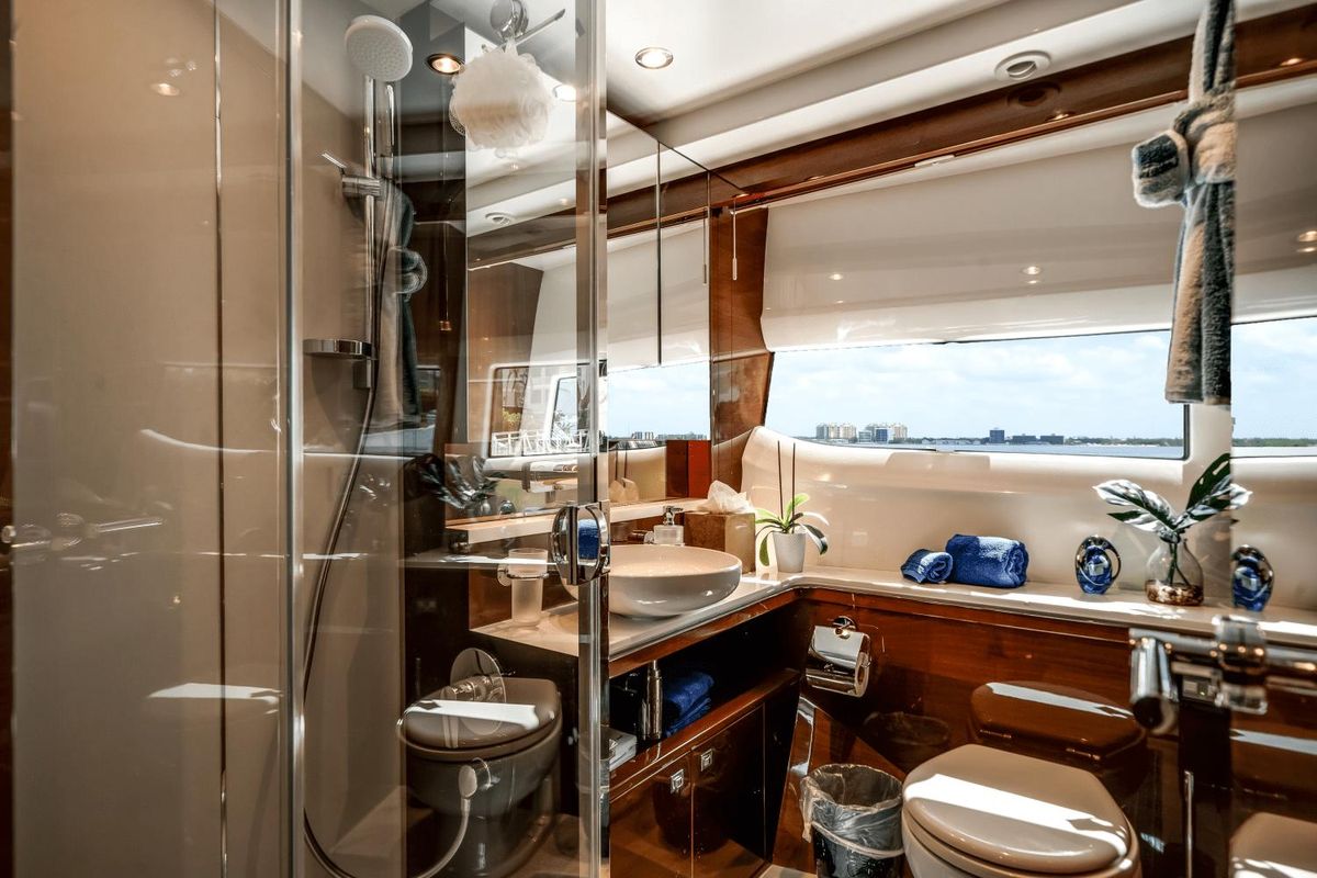 2019 Princess 70 