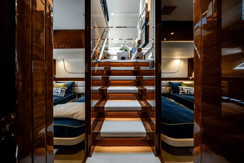 Just In Time Yacht Photos Pics 