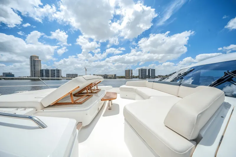 Just In Time Yacht Photos Pics 