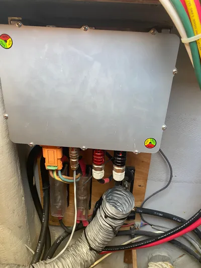 Hh Sound Waves Yacht Photos Pics Electrical panel with wiring in a 2008 Lagoon 420 Hybrid boat.