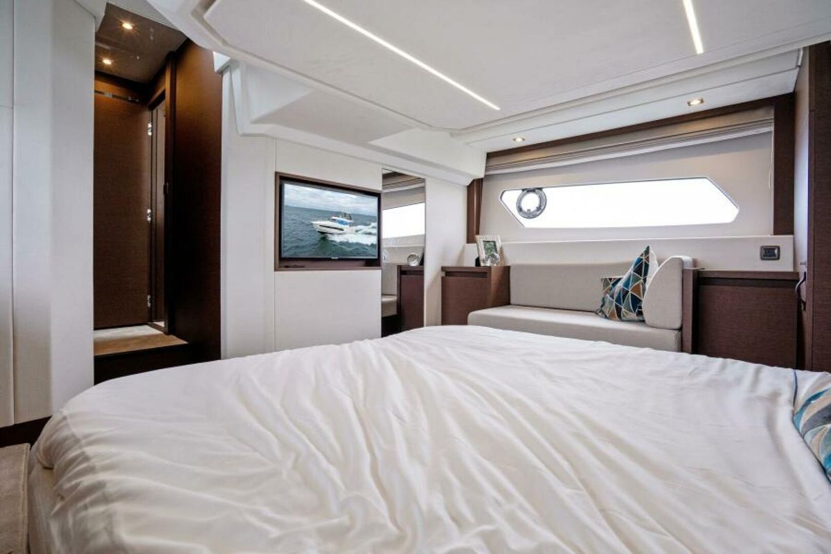 2024 Prestige 46 