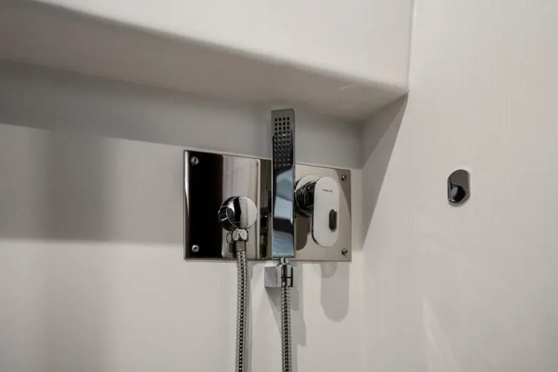 Miss Peggy Yacht Photos Pics 2024 46 Prestige Flybridge -VIP Stateroom Head