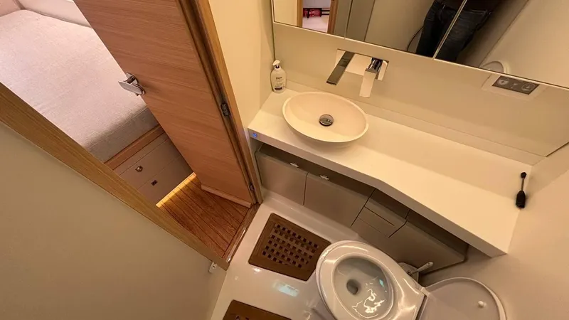 Zenith Yacht Photos Pics 