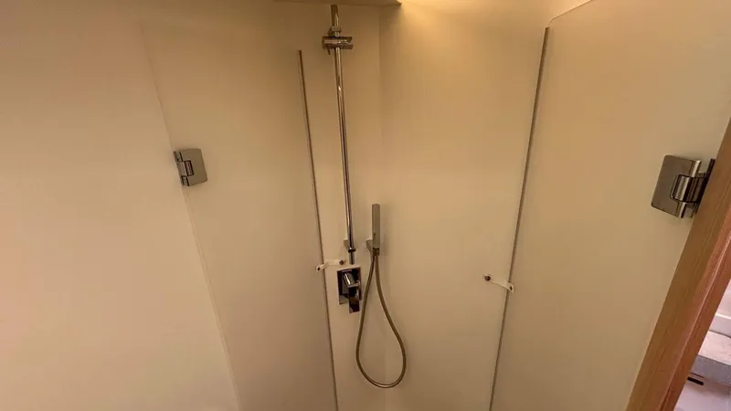 Zenith Yacht Photos Pics 