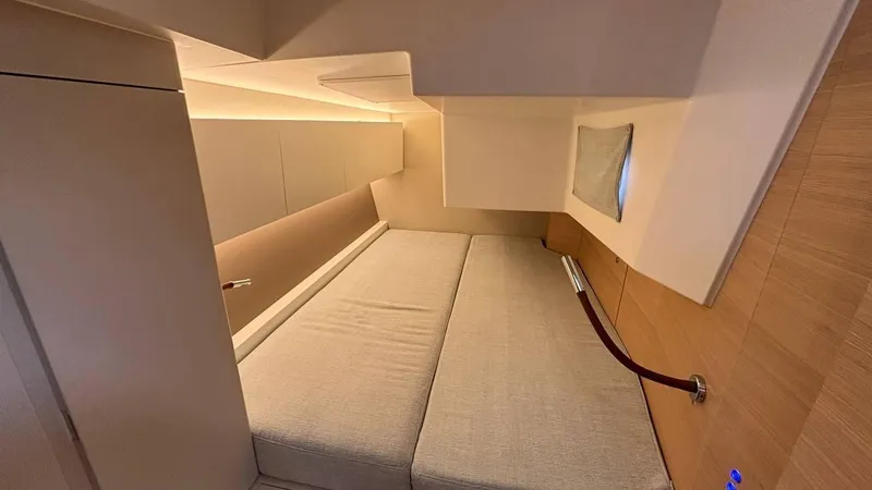 Zenith Yacht Photos Pics 