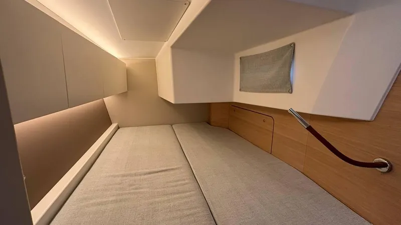 Zenith Yacht Photos Pics 