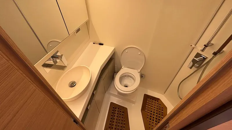 Zenith Yacht Photos Pics 