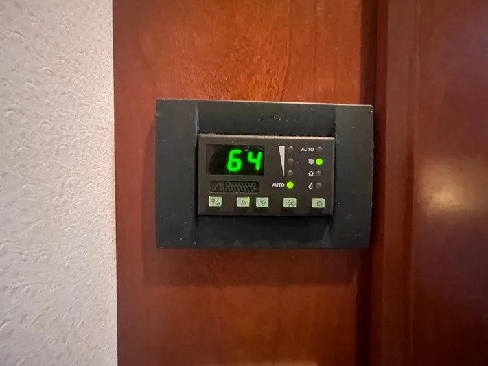 Open Time Yacht Photos Pics Thermostat set to 64 degrees on 2006 Silverton 34 Convertible boat.