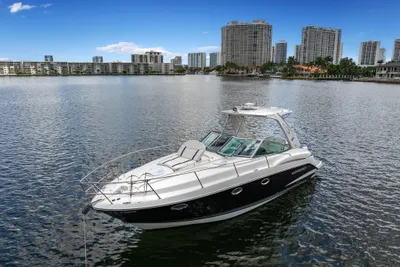 Monterey 320 Sport Yacht