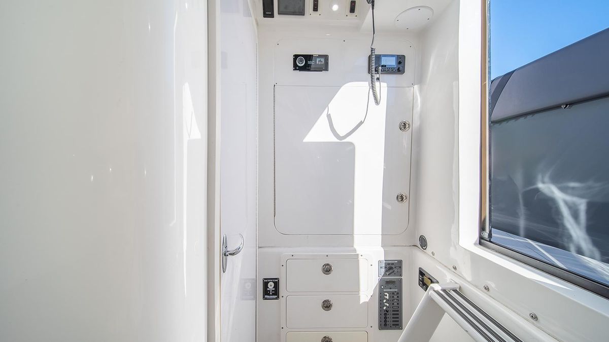 2019 Midnight Express 43 