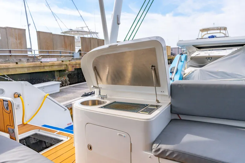 Sealife Yacht Photos Pics 