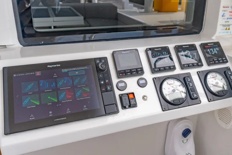 Sealife Yacht Photos Pics 