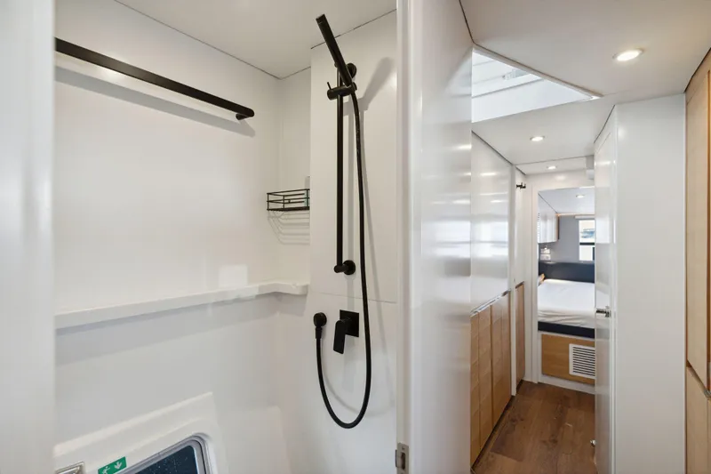 Sealife Yacht Photos Pics 