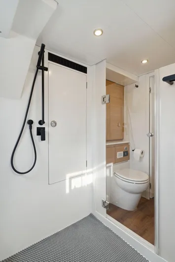 Sealife Yacht Photos Pics 