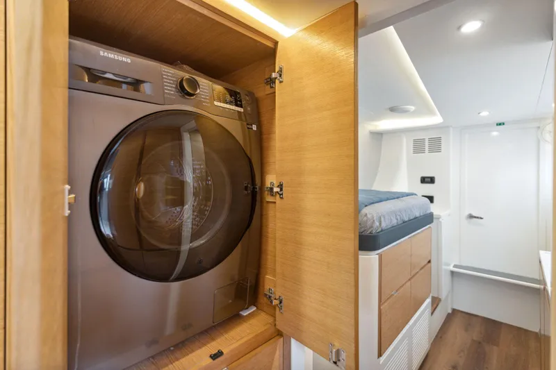 Sealife Yacht Photos Pics 