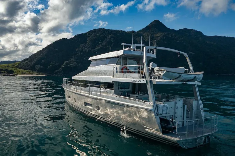 Mollymawk Yacht Photos Pics Circa Marine 24M