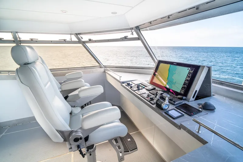 Mollymawk Yacht Photos Pics Circa Marine 24M