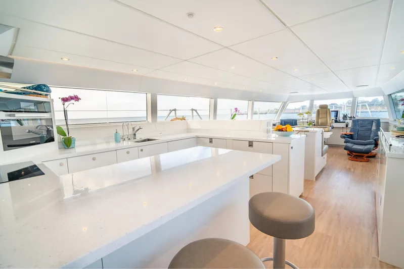 Mollymawk Yacht Photos Pics Circa Marine 24M