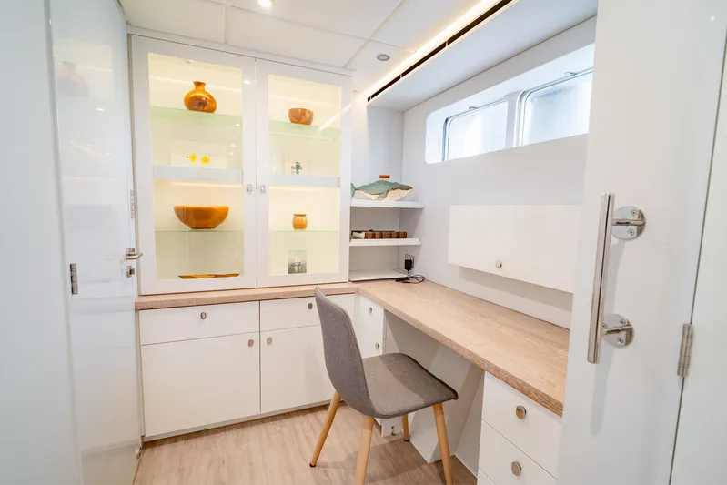 Mollymawk Yacht Photos Pics Circa Marine 24M