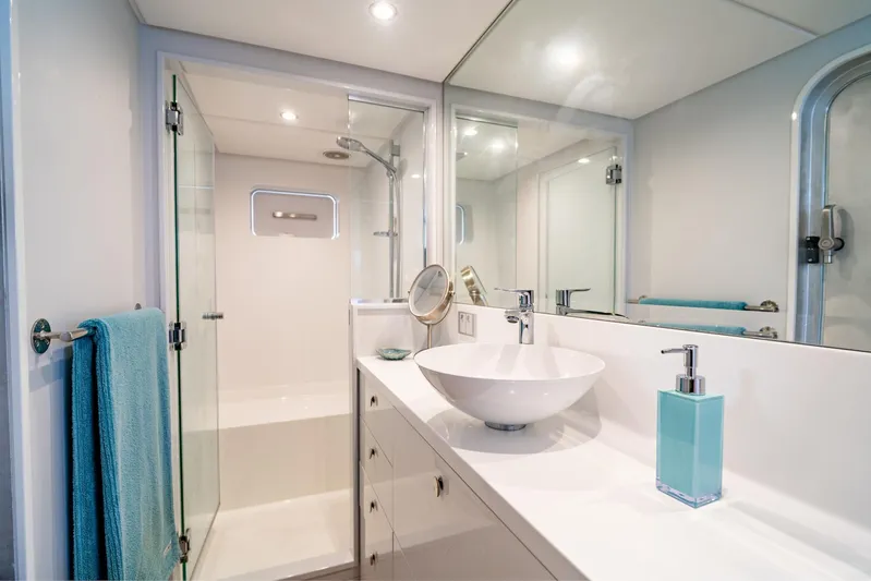 Mollymawk Yacht Photos Pics Circa Marine 24M