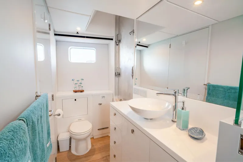 Mollymawk Yacht Photos Pics Circa Marine 24M