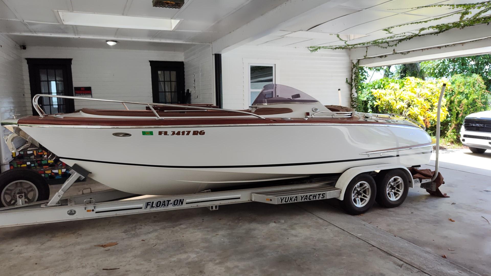 cruiser yacht open bow