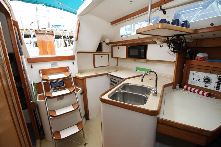 1998 Catalina 320