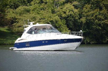2005 52' Cruisers Yachts-520 Express Knoxville, TN, US