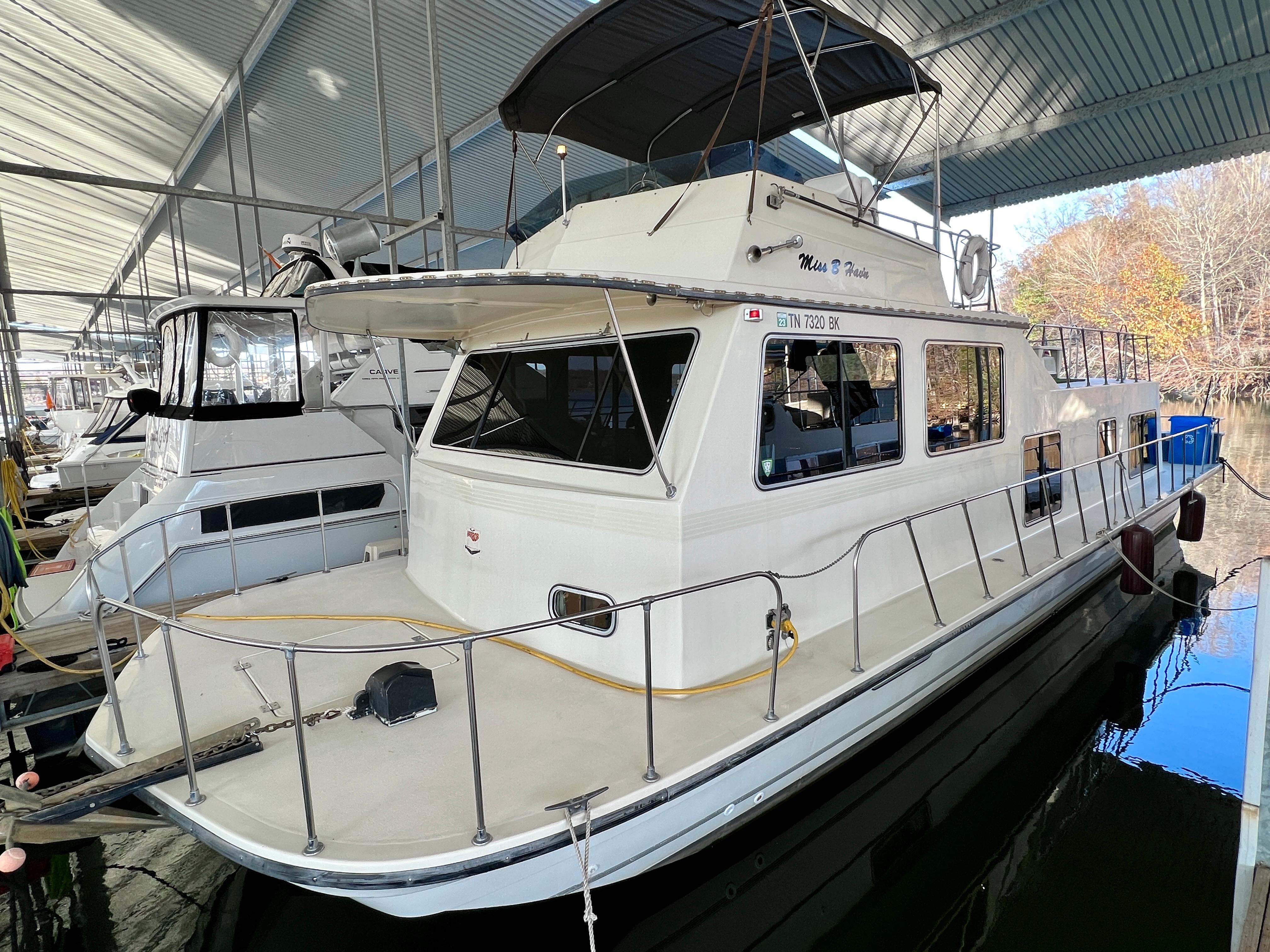 myacht houseboat for sale