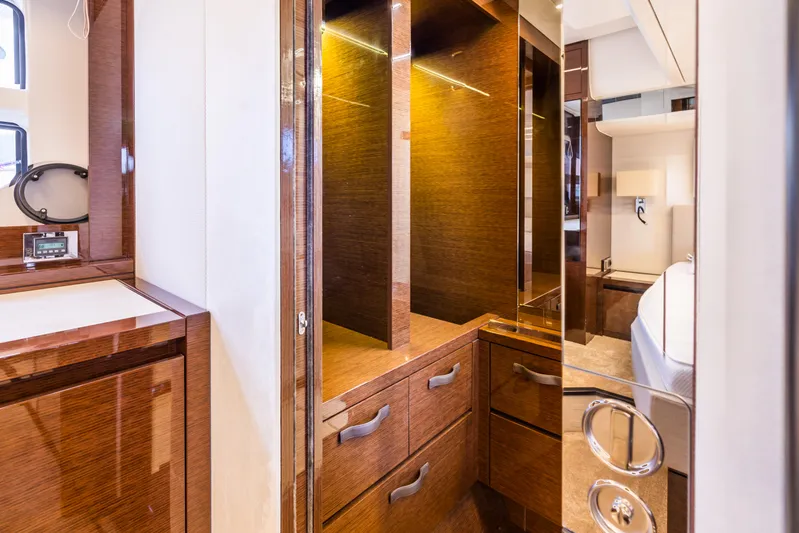  Yacht Photos Pics 2020 Prestige Yachts 590 Fly